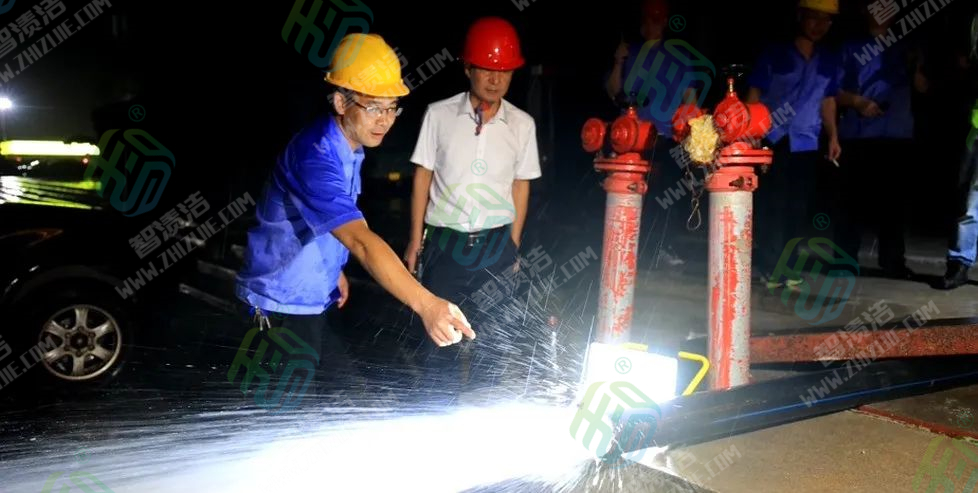 湖南祁东水务集团 冲洗管道 全力改善自来水水质